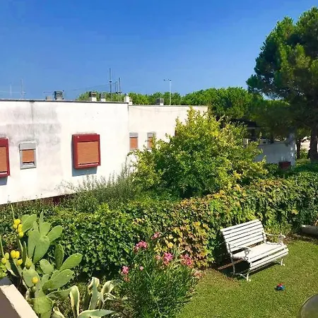 Apartament Ampio Pentalocale Con Giardino, Numana - N195